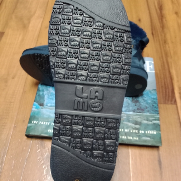 👠$25 Sale! Lamo Short Suede Boots - Picture 6 of 6